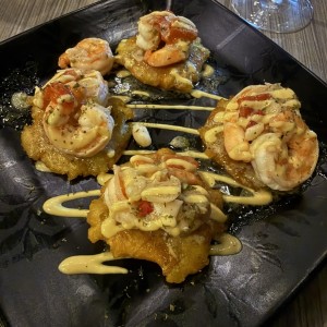 Patacones con camarones