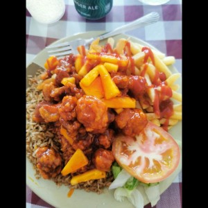 Comida completa con costilla agridulce