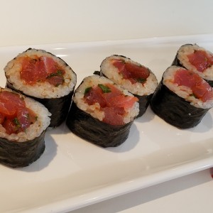 Spicy tuna hosomaki