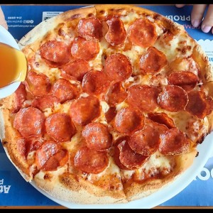 Pizza - Pizza de Pepperoni con miel