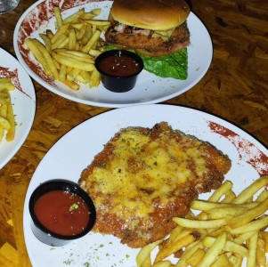 Tapas Latinas - Hamburguesa de Pollo