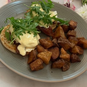 BRUNCH - Eggs Benedict