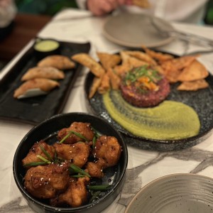 MINI EMPANADAS DE POLLO SAMBAL,