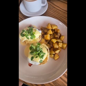 BRUNCH - HUEVOS BENEDICTO