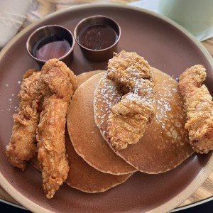 BRUNCH - CHICKEN & WAFFLES