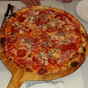 Pizza Carnivora
