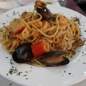 spaghetti con mariscos