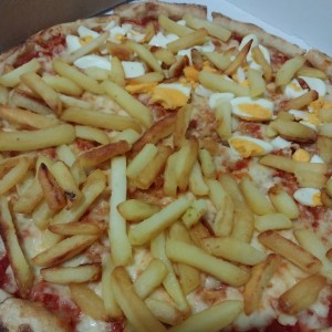 Margherita + papas fritas + Uevo