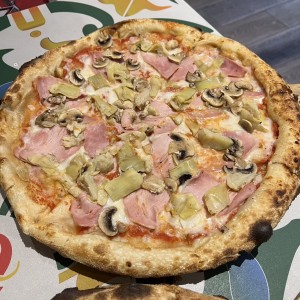 Pizzas Rojas - Capricciosa