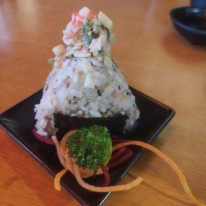 Onigiri de cangrejo
