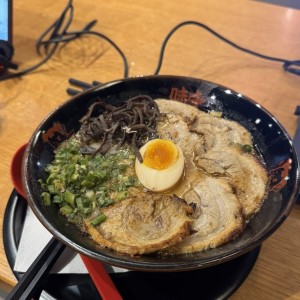 FIDEOS - TONKATSU RAMEN
