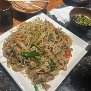 Fideo de Arroz Chino con Carne