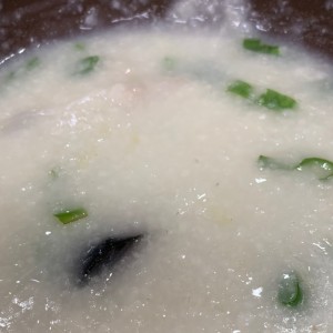 Guacho de huevo negro con puerco