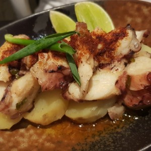 ENTRADAS CALIENTES - PULPO YAKINIKU