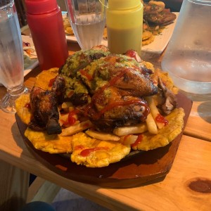 1/4 de pollo con patacones