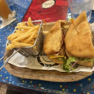 Hamburguesas - Emparedado Panameño