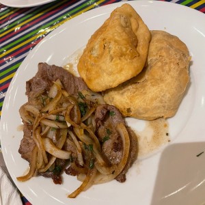 Bistec picado y hojaldre
