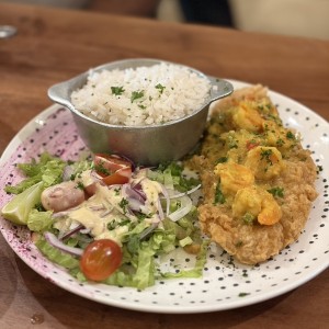 Filete de Pescado con Corona de Camarones