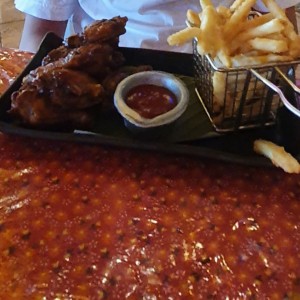 Alitas ,Papitas