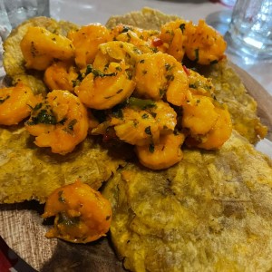 Camarones al ajillo