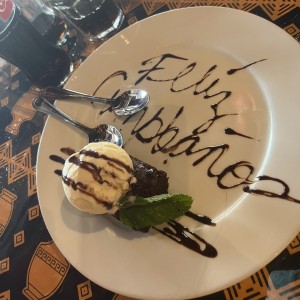 Brownie con helado