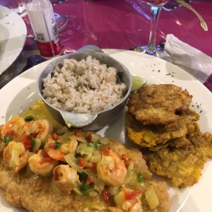 Corvina con camarones
