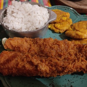 filete de pescado con arroz con coco
