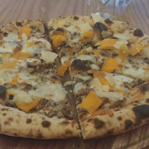 pizza de hongos y trufas