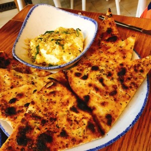 Queso feta con miel