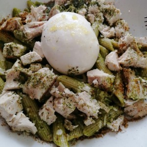 Pesto y Burrata