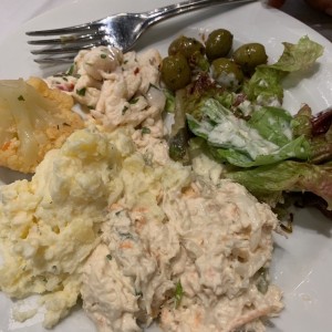 ceviche, ensaladas de salmon