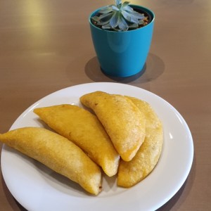 Empanadas de carne o pollo