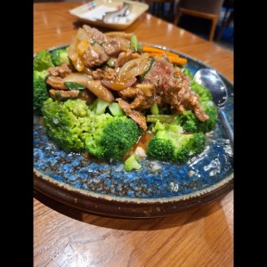 carne con brocoli