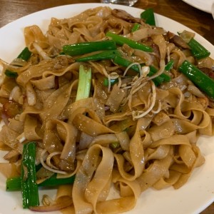 Chow Fun de Puerco Asado