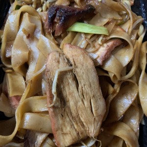 Chow Fun de Puerco Asado