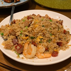 Yangzhou Fried Rice. Simpre bueno.