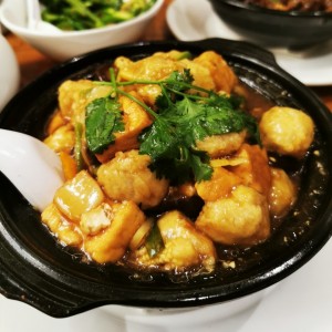 Caserola de bolitas de pescado con tofu
