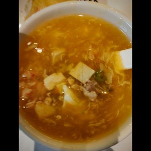 Sopa de mariscos con tofu