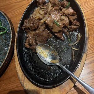 Carne a la oimiwnta