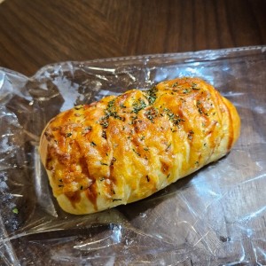 Pan de Salchicha con Cebollina