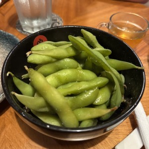 Entradas - Edamame Kuro