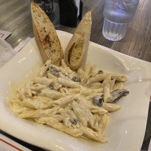 Pastas - Pasta Alfredo con hongos
