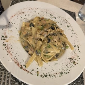 Estofado de pollo alla Cacciatora