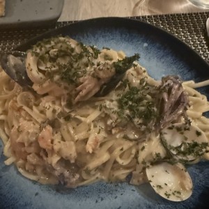 Linguinni Frutti Di Mare