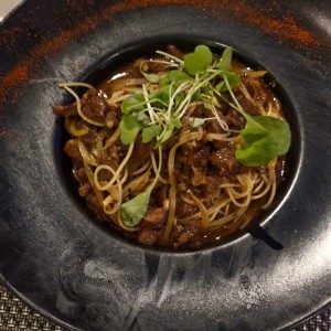 Ossobuco de Res con Linguinni a la Crema
