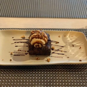 brownie con helado