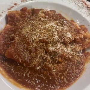 Raviolis de Carne Filete di Pomodoro