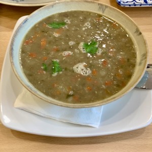 Sopa de lentejas.