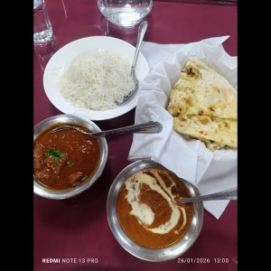 Corderos - Mutton Rogan Josh, lentejas pan Naan y arroz basmati 