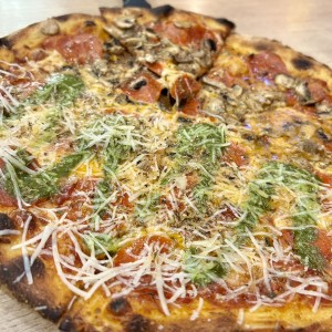 Mitad viva la pizza y mitad san francisco